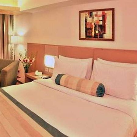 Comfort Inn Gsk Амритсар Номер фото
