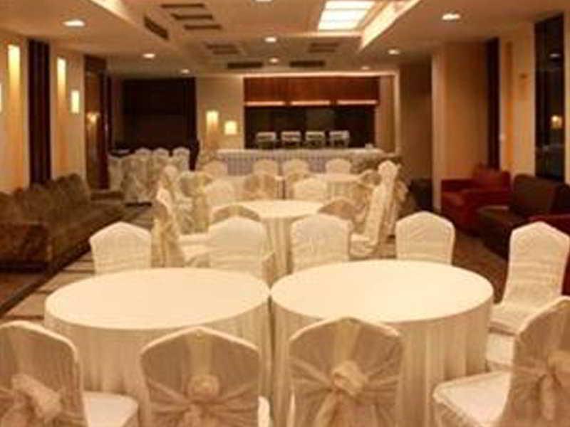 Comfort Inn Gsk Амритсар Экстерьер фото